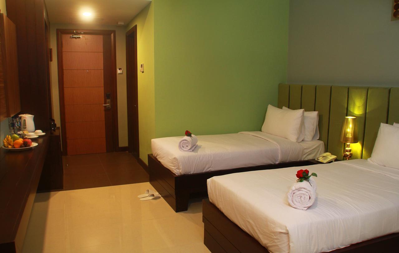 Sutanraja Hotel Kotamobagu Exteriör bild