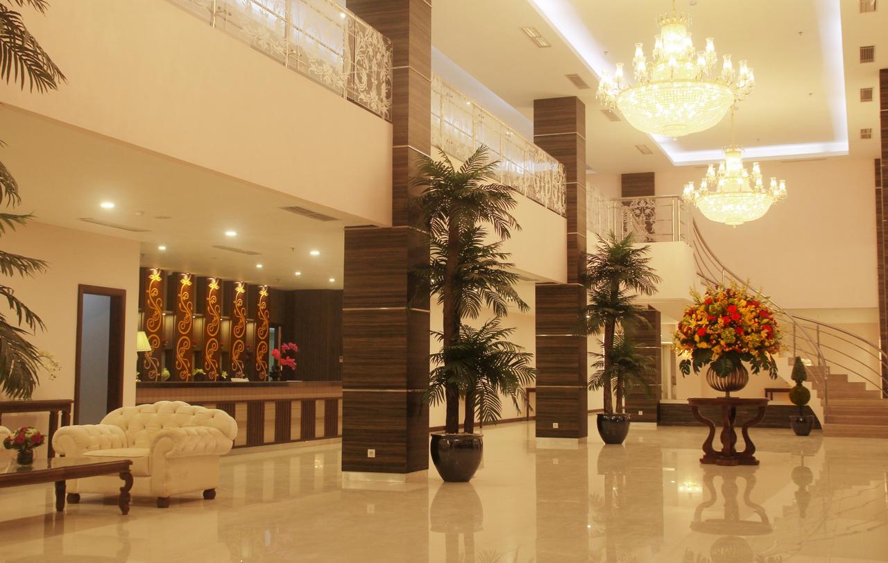 Sutanraja Hotel Kotamobagu Exteriör bild